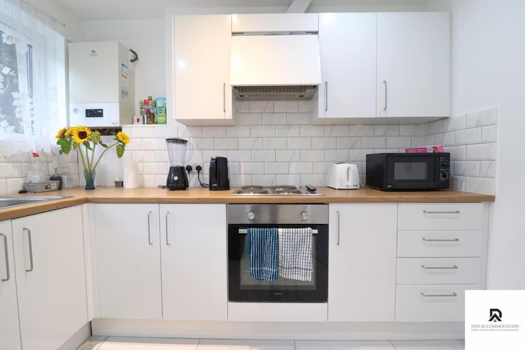 Den Accommodation & Short Lets Greenwich London - 3 Bed House Exterior foto