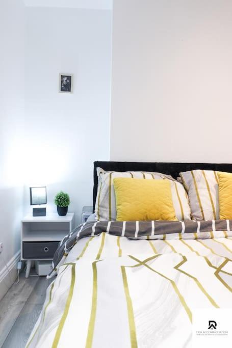 Den Accommodation & Short Lets Greenwich London - 3 Bed House Exterior foto